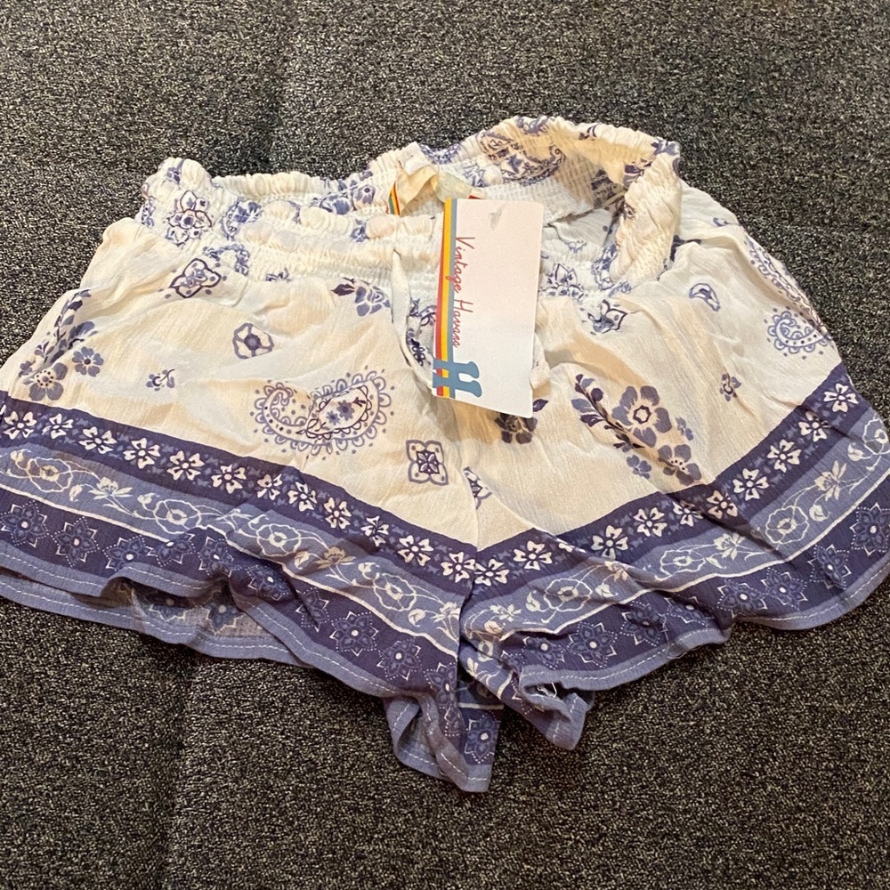 Vintage Havana
Girls' Bandana Print Smocked Shorts - Big Kid size 12Y - Picture 3 of 4